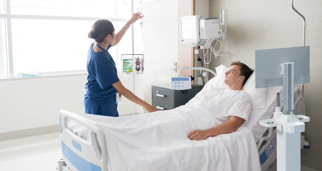 لماذا تقوم المزيد من المستشفيات بتحديث أنظمتها إلى محطات عمل متنقلة ذكية؟